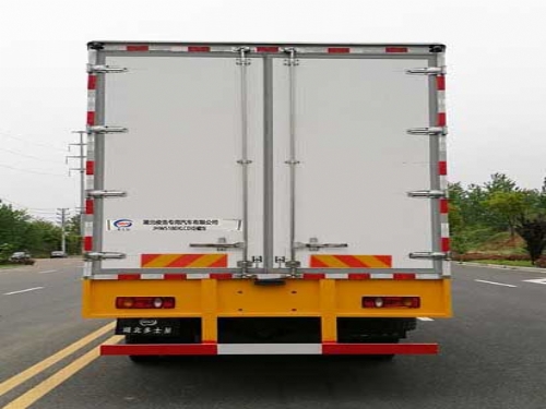 东风天锦厢长6.1-6.55米冷藏车