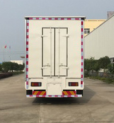 东风乘龙两面展流动舞台车