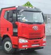 解放前四后八31.5方FL型油罐车