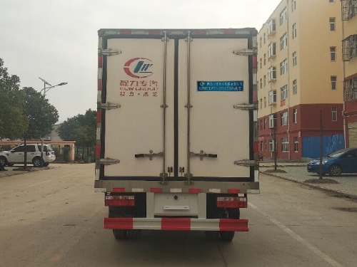 蓝牌东风小多利卡厢长4.1米冷藏车