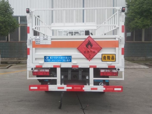 东风小多利卡厢长4.1米气瓶运输车