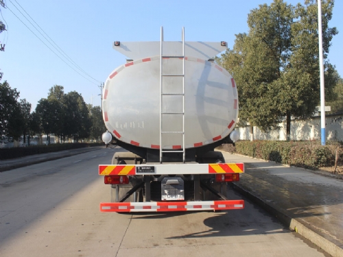 东风畅行小三轴19方食用油运输车